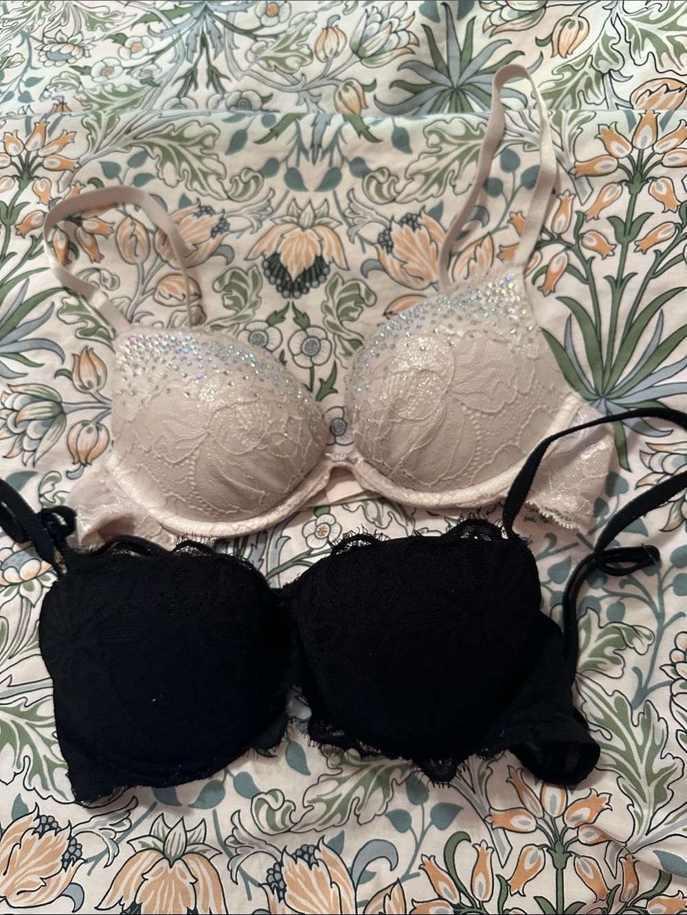 Lace Push-Up Bra - Black and Nude/Pink